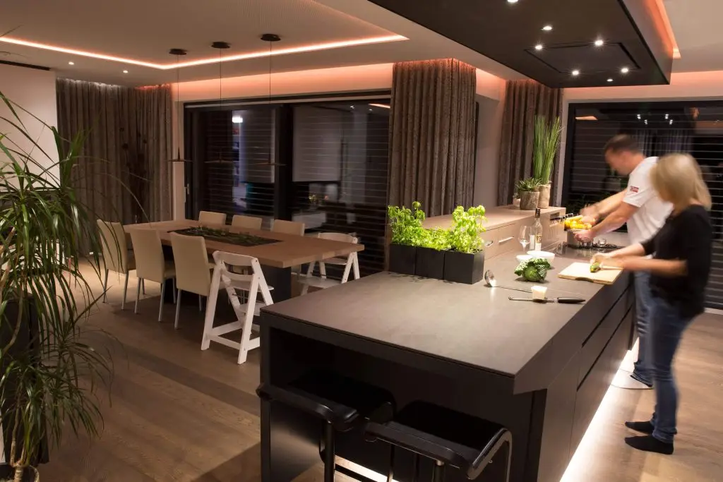 nextergybrown-box-lightscene-01